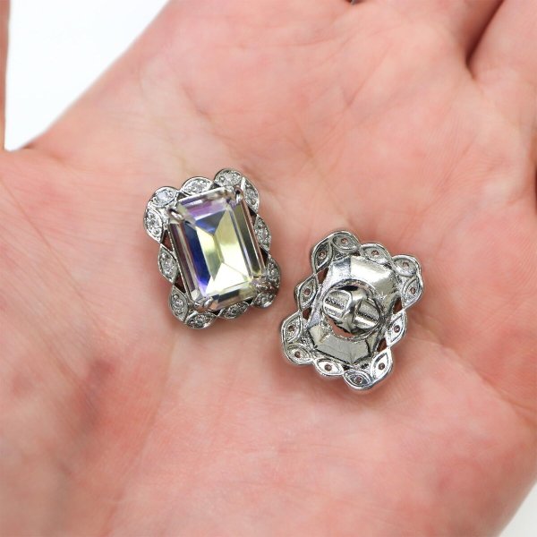 画像6: ラインストーンボタン ビジュー 飾り 19×16mm 【オーロラ】 3個入 大きめ アクセサリーパーツ 宝石 チャーム クリスタルAB 長方形 足つき アンティーク レトロ ガラス メタル ビーズ ハンドメイド 手芸 ボタンマート B-736 (6)