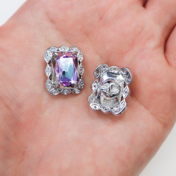 画像6: ラインストーンボタン ビジュー 飾り 19×16mm 【パープル&ブルー】 3個入 大きめ アクセサリーパーツ 宝石 チャーム 紫 青 長方形 足つき アンティーク レトロ ガラス メタル ビーズ ハンドメイド 手芸 ボタンマート B-737 (6)