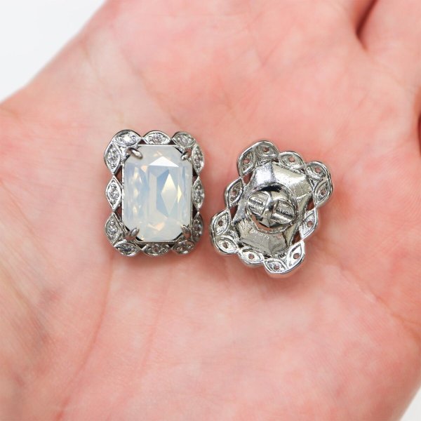 画像6: ラインストーンボタン ビジュー 飾り 19×16mm 【ホワイト】 3個入 大きめ アクセサリーパーツ 宝石 チャーム 白 長方形 足つき アンティーク レトロ ガラス メタル ビーズ ハンドメイド 手芸 ボタンマート B-738 (6)