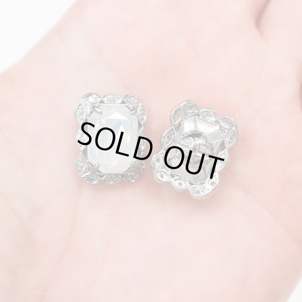 画像6: ラインストーンボタン ビジュー 飾り 19×16mm 【ホワイト】 3個入 大きめ アクセサリーパーツ 宝石 チャーム 白 長方形 足つき アンティーク レトロ ガラス メタル ビーズ ハンドメイド 手芸 ボタンマート B-738 (6)