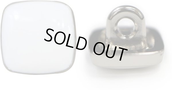 画像1: 飾りボタン 四角形 足つき 【ホワイト】 白 ツヤあり 四角 スクエア ボタン シンプル 8個入り 【11.5mm】 ボタンマート B-787 (1)
