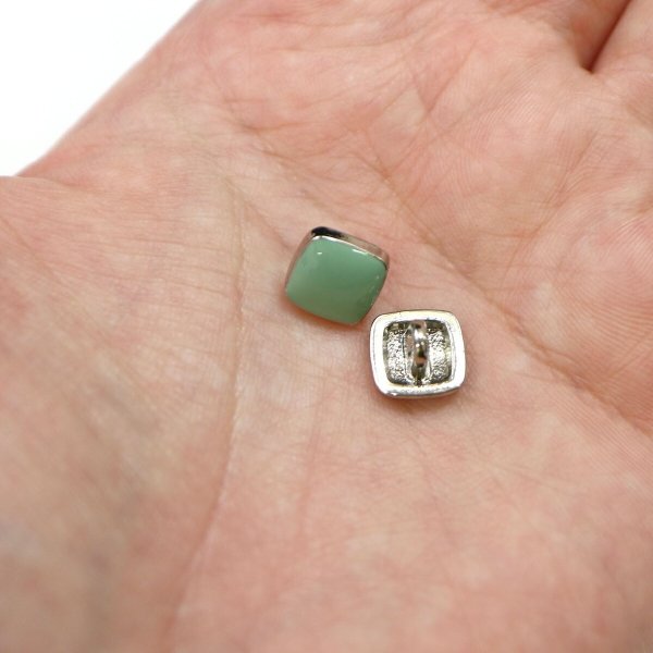 画像6: 飾りボタン 四角形 足つき 【ライトグリーン】 緑 ツヤあり 四角 スクエア ボタン シンプル 8個入り 【11.5mm】 ボタンマート B-788 (6)