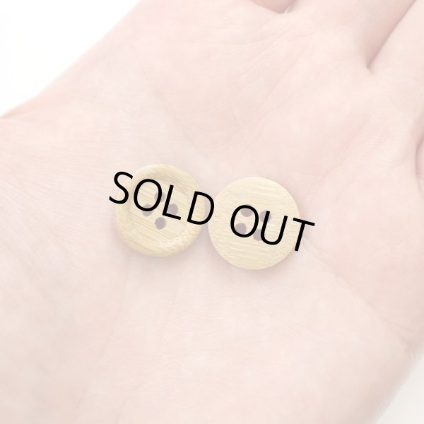 画像6: 竹ボタン 四つ穴ボタン ウッド ボタン ライトブラウン 竹 バンブー 8個入り 【15mm】 ボタンマート B-818 (6)