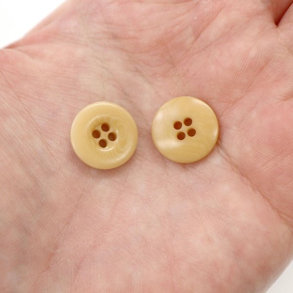 画像6: ナットボタン 四つ穴ボタン 【ベージュ】 スーツボタン ベーシック ウッド ボタン 10個入り 【18mm】 ボタンマート B-823 (6)