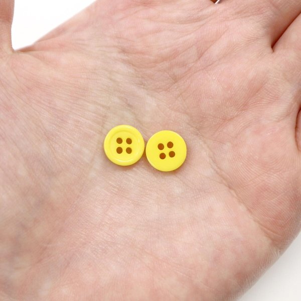 画像6: 四つ穴ボタン 【イエロー】 黄色 ツヤあり カラー ボタン シャツボタン 20個入り 【10mm】 ボタンマート B-836 (6)