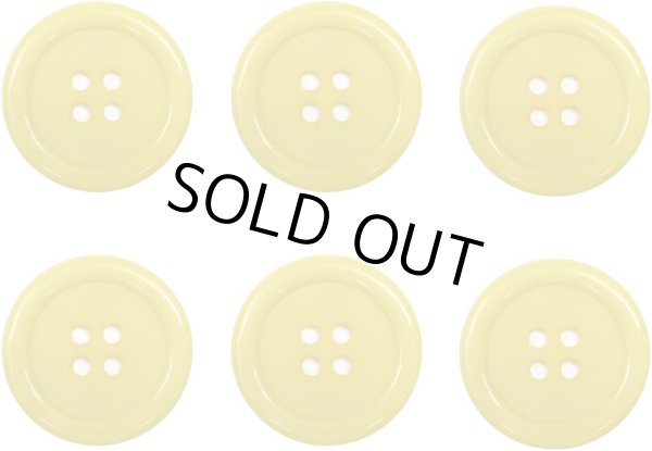 画像1: 四つ穴ボタン 【イエロー】 黄色 ツヤあり カラー ボタン シャツボタン 6個入り 【30mm】 ボタンマート B-842 (1)
