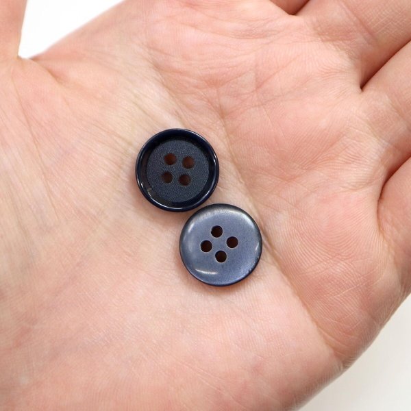 画像6: 四つ穴ボタン 【ダークネイビー】 紺 ボタン 手触り加工 樹脂ボタン スーツボタン ジャケット 8個入り 【15mm】 ボタンマート B-874 (6)