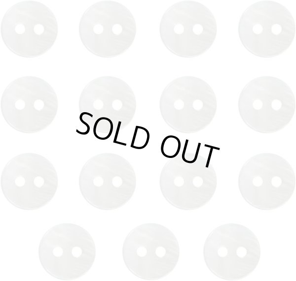 画像1: 淡水パール 二つ穴ボタン シェルボタン 貝ボタン 貝製 両面 白 ホワイト ボタン 15個入り 【9mm】 ボタンマート B-897 (1)