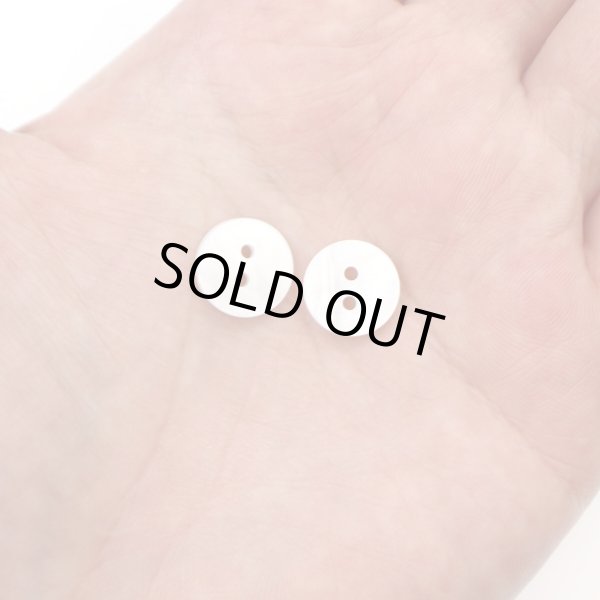 画像6: 淡水パール 二つ穴ボタン シェルボタン 貝ボタン 貝製 両面 白 ホワイト ボタン 12個入り 【11.25mm】 ボタンマート B-899 (6)