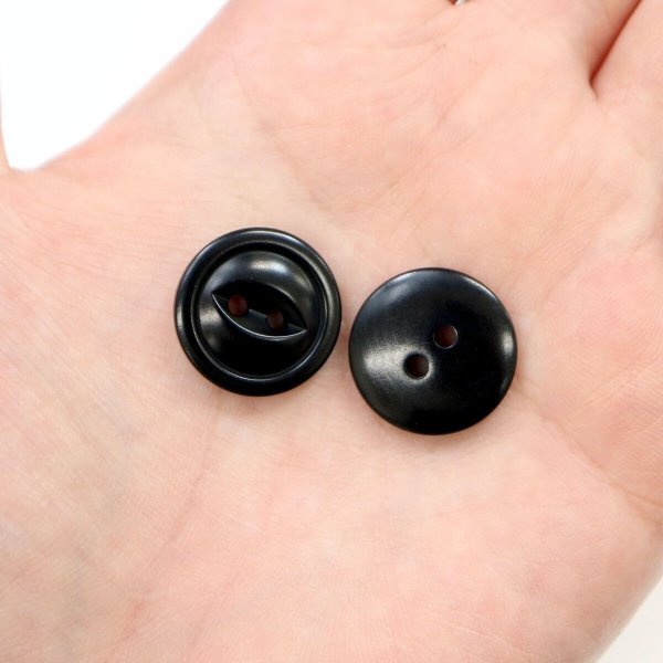 画像6: ナットボタン 二つ穴ボタン 【ブラック】 黒 猫目ボタン ベーシック ウッド ボタン 8個入り 【18mm】 ボタンマート B-918 (6)