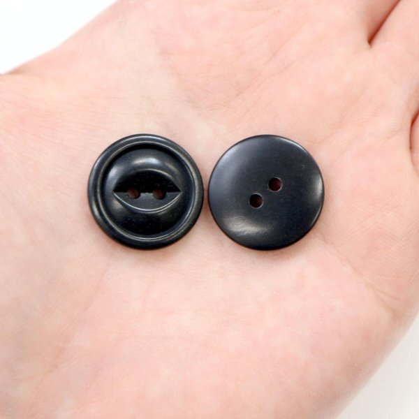 画像6: ナットボタン 二つ穴ボタン 【ブラック】 黒 猫目ボタン ベーシック ウッド ボタン 6個入り 【20mm】 ボタンマート B-919 (6)
