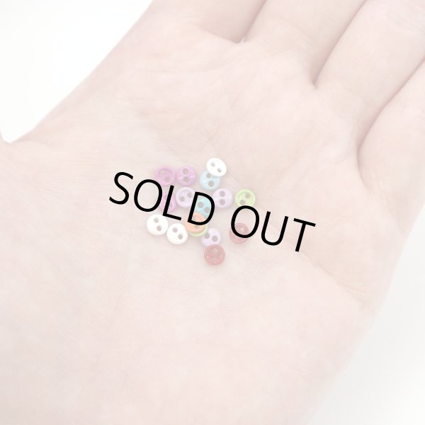 画像6: ドールボタン 二つ穴 【4mm】 カラーミックス ミニ メタルボタン ぬいぐるみ 人形 ミニチュア カラフル かわいい 手芸 100個入り ボタンマート B-921 (6)